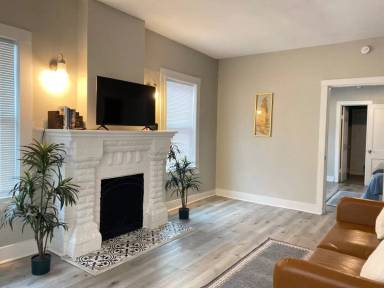 Main picture of 1905 Hayes St