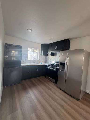 Main picture of 1289 W 27th St