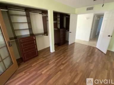 Main picture of 330 E Lilac Dr