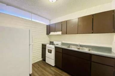 Main picture of 20 N Leonora Ave