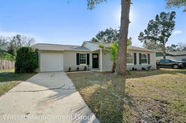 Main picture of 319 Live Oak Blvd