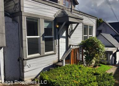Main picture of 3220 Lombard Ave