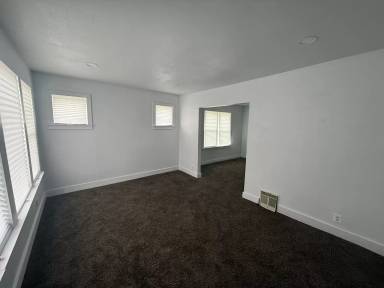 Main picture of 15703 Tuller St