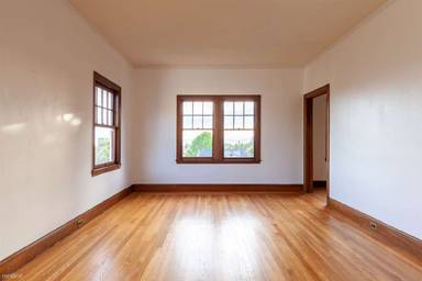 Main picture of 1862 Arch St