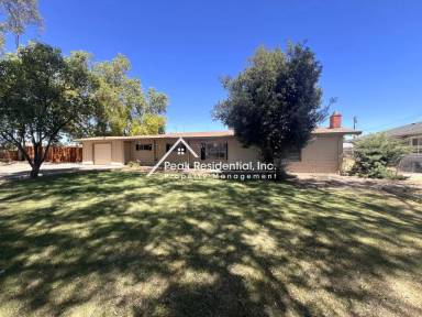 Main picture of 3201 Leona Cir