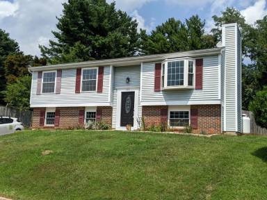 Main picture of 111 Cloverdale Ct