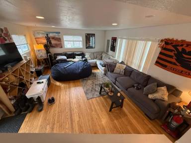Main picture of 245 NW 12th St