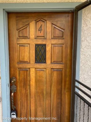 Main picture of 253 W Center St