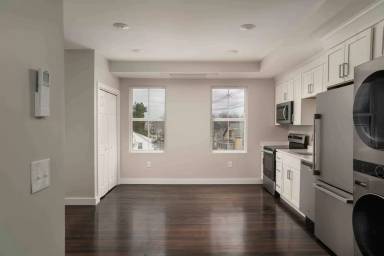 Main picture of 361 Admiral St