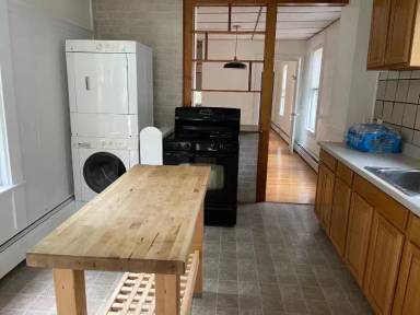 Main picture of 38 Moore St