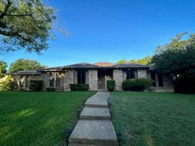 Main picture of 3900 Green Oak Dr