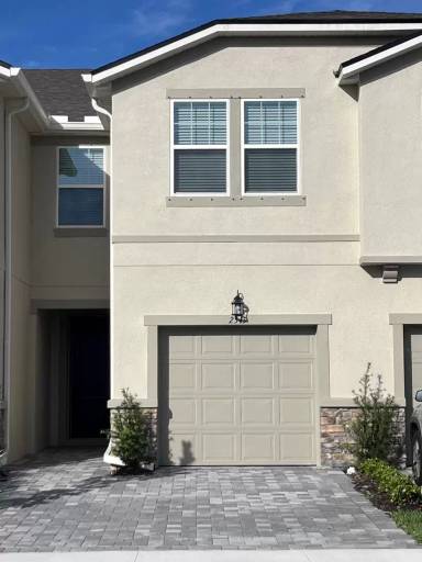 Main picture of 2345 Summerlit St