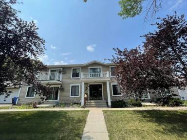 Main picture of 3201 15th Ave S
