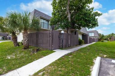 Main picture of 1761 N Congress Ave