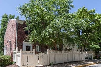 Main picture of 1367 N Van Dorn St