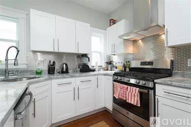 Main picture of 44 Holyoke Rd