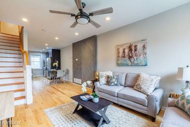 Main picture of 3740 Gough St