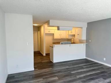 Main picture of 1742 W Lincoln Ave
