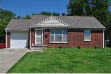 Main picture of 1258 N Crestway St