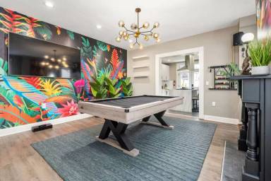 Main picture of 47 E Russell St