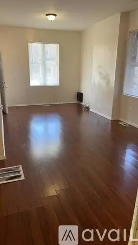 Main picture of 1610 Dyre St