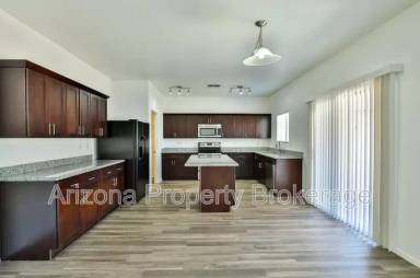 Main picture of 13264 W Ventura St