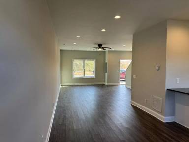 Main picture of 686 Zephyr Dr