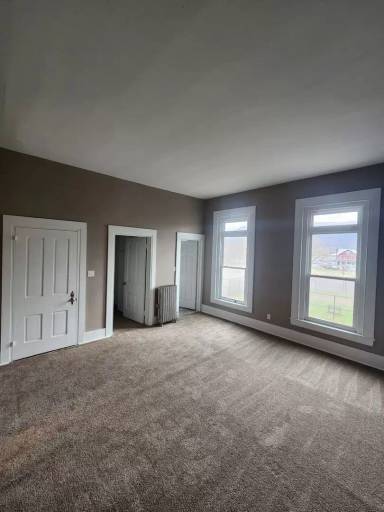 Main picture of 371 E Church St