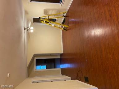 Main picture of 1010 W Madison St