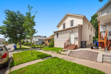 Main picture of 169 Sherburne Ave