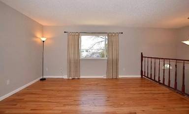 Main picture of 325 N Roosevelt Ave