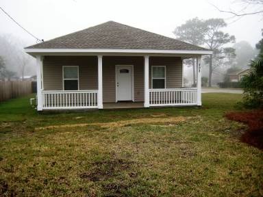 Main picture of 456 Lakeview St