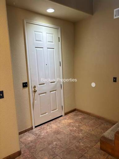 Main picture of 1062 Charlestown Way