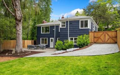 Main picture of 4037 NE 109th St