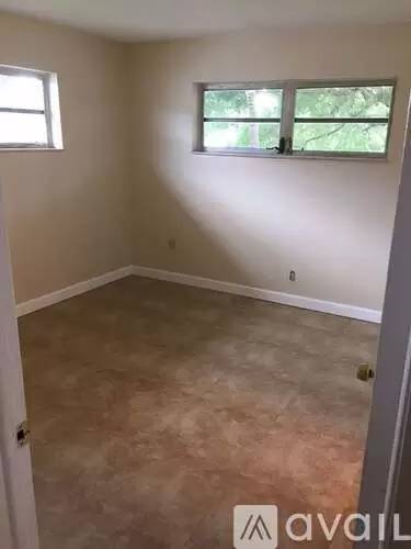 Main picture of 6211 SW 37th St