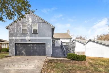 Main picture of 1804 NE Gatewood Dr