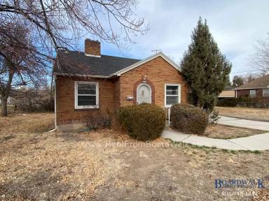 Main picture of 1117 E Elgin Ave