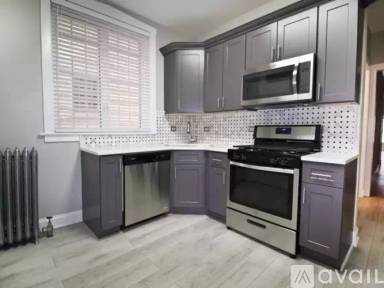 Main picture of 2109 W Eastwood Ave