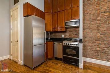 Main picture of 234 W 14th St