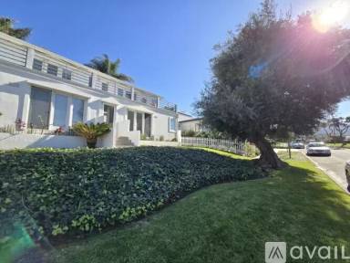 Main picture of 330 Calle Miramar