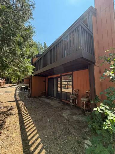 Main picture of 1439 Ski Run Blvd