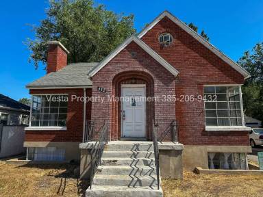 Main picture of 452 5th St. - Triplex - 2