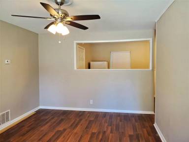 Main picture of 605 Pershing Dr