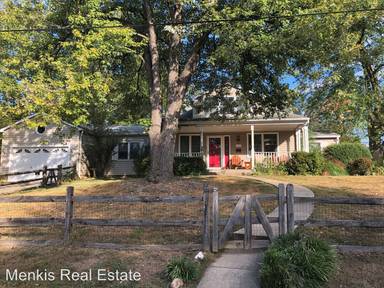 Main picture of 1020 Debeck Dr