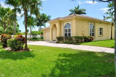 Main picture of 16021 SW 90th Ct