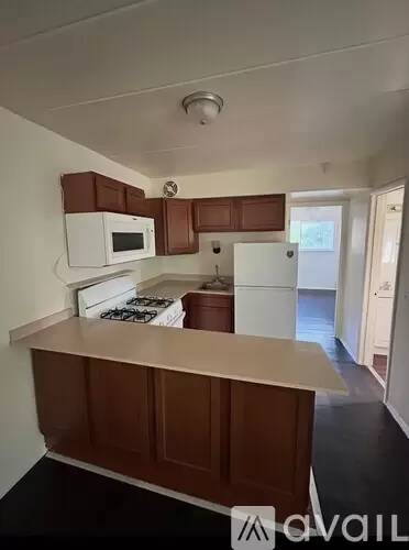 Main picture of 2560 Harrison Ave