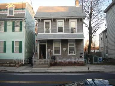 Main picture of 27 Pine St