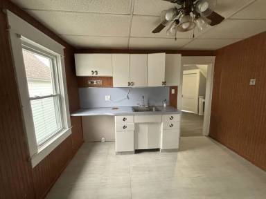 Main picture of 211 Oak St