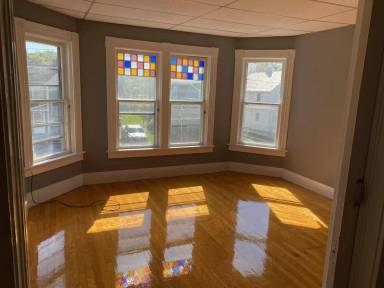 Main picture of 115 Robbins St