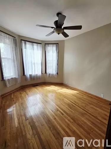 Main picture of 915 N Leavitt St